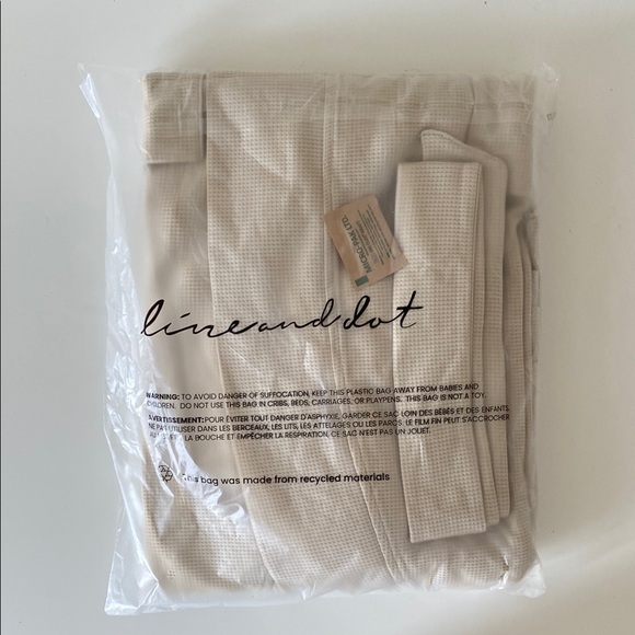 New with Tags Line & Dot Waffle Knit Cream Robe - Picture 5 of 13